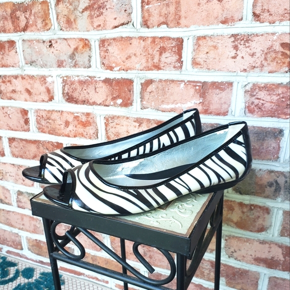 Black & Cream Zebra Print Open-Toe Shoe - Picture 3 of 4